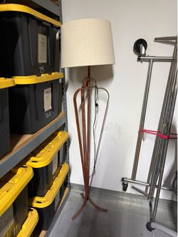 Standing lamp shade lighting