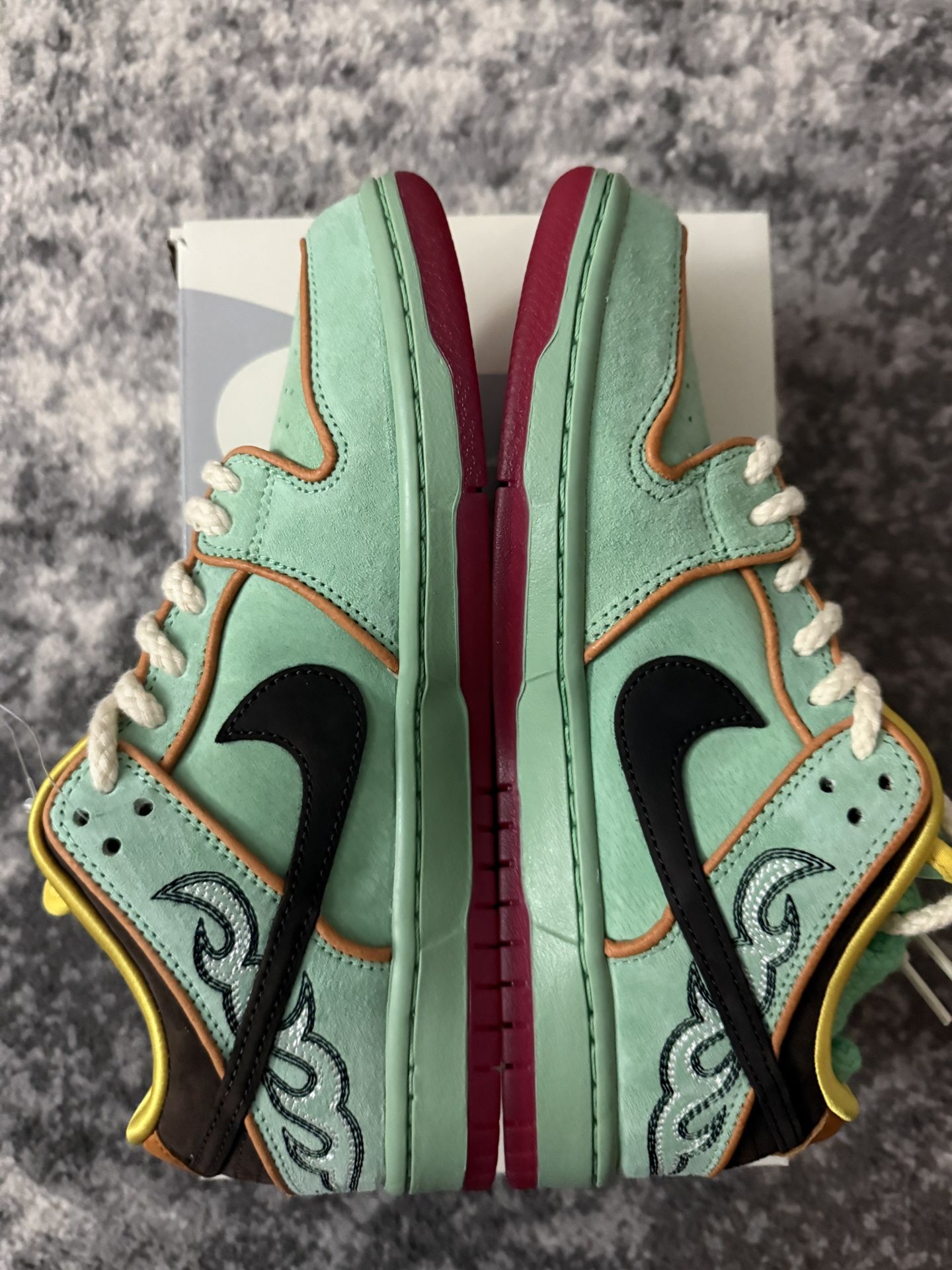 Nike Sb Dunk Low Tourmaline