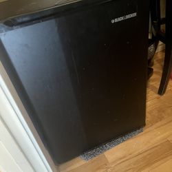Mini Fridge 