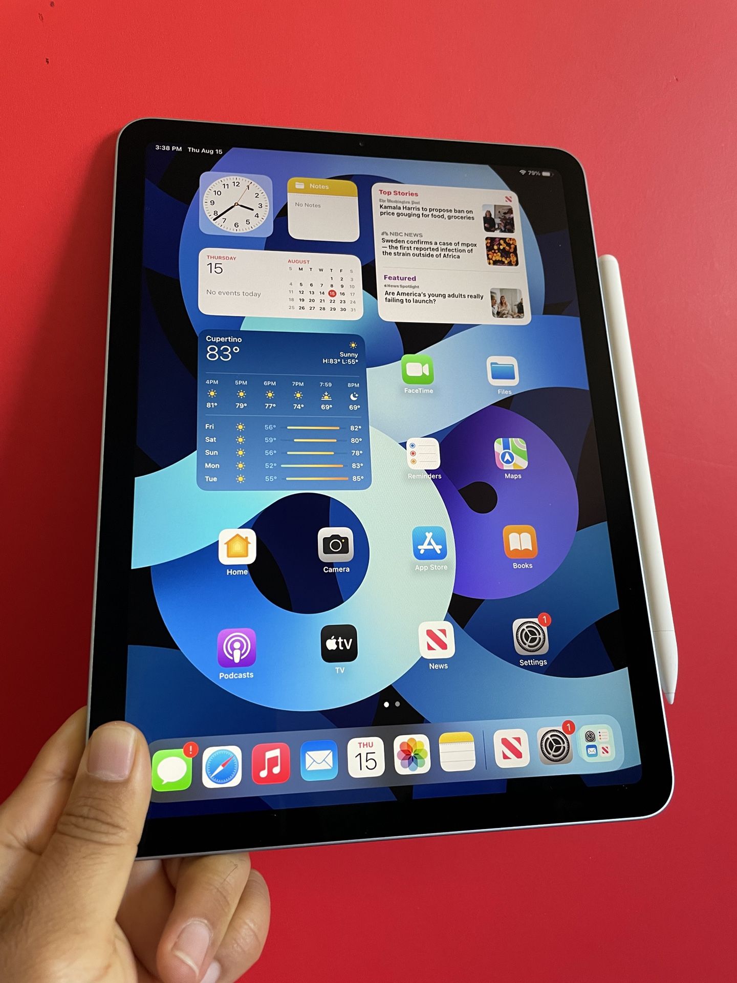 Apple IPad Air 4th Generation (10.9” Liquid Retina/ 2020 Model) 64GB with keyboard case, stylus pen & Accessories (256gb $479)