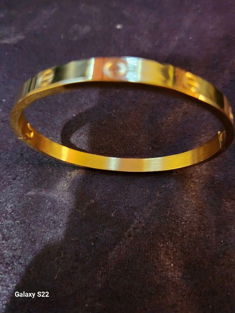 Oval Shaped Bangle Bracelet
