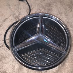 Mercedes Benz Illuminated Grille Logo LED