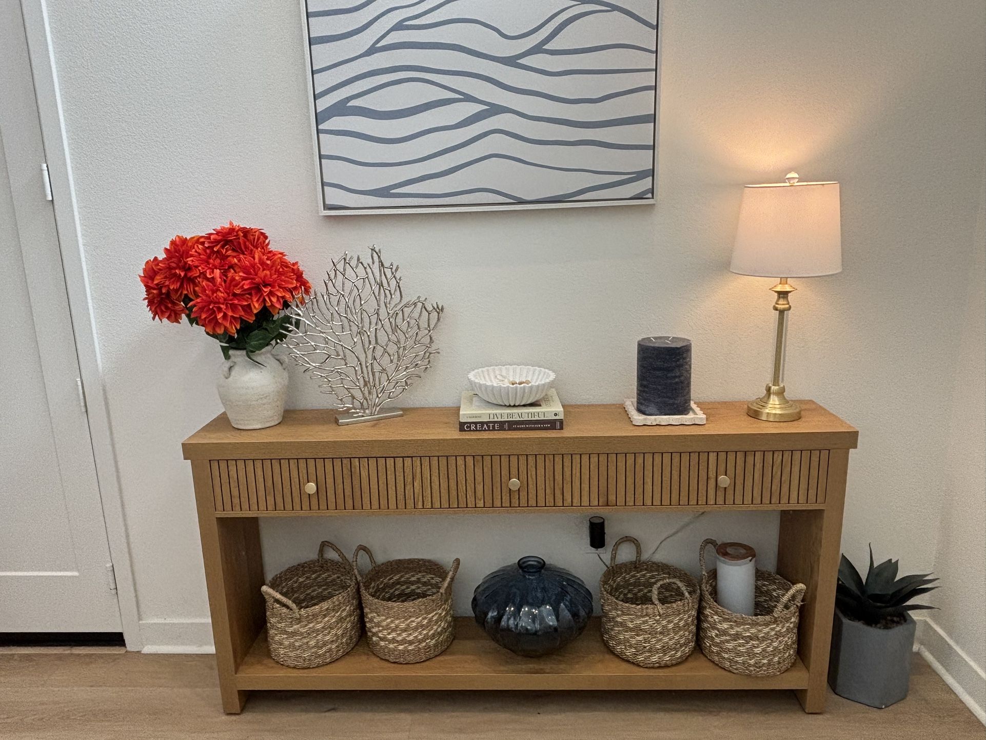 New In Box Sofa/Entryway Table Gorgeous $150 OBO