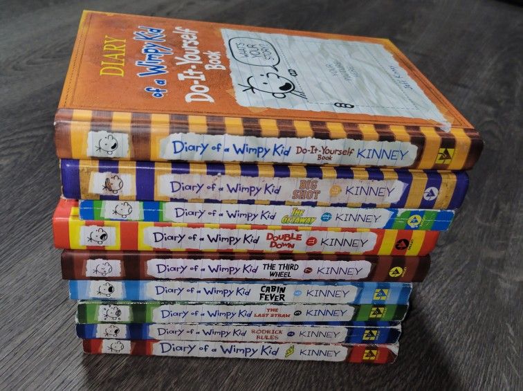 9 Diary Of A Wimpy Kid Books Lot!Plushie Included!