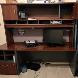 3-piece Cherry Bush Desk