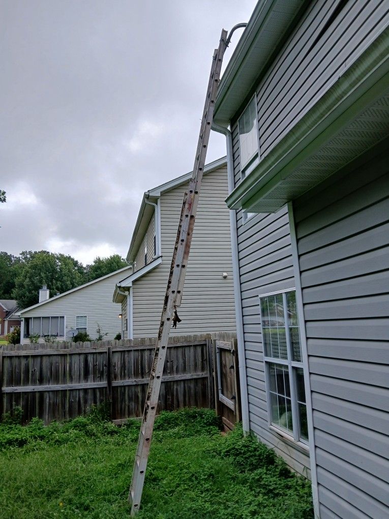 32ft Ladder With Stand Off Werner