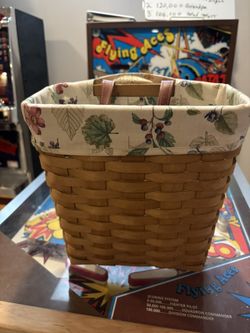 Longaberger hanging wall basket with lining