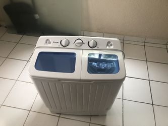 Mini Lavadora Portátil (Portable mini washing machine) for Sale in Hialeah,  FL - OfferUp