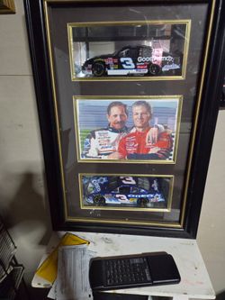 Delhart junior and senior pictures in cars plaque.