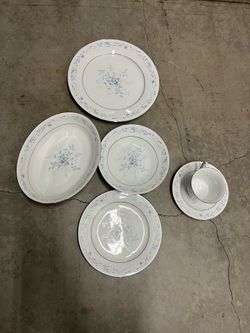 $40 Dinner set/Rocking chair/ Air conditioner/ night stand
