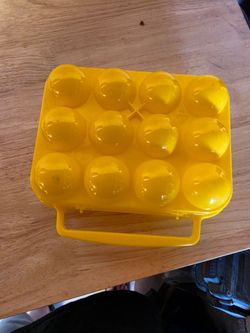 Yellow Plastic Egg Carrier 12-Egg