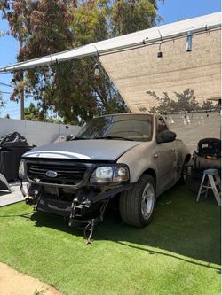 2000 ford svt lightning part out