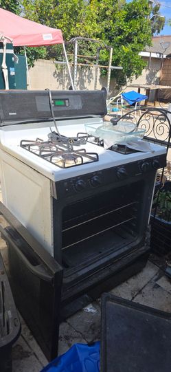 Stove - free come pick it up!