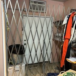 Folding gate commercial business