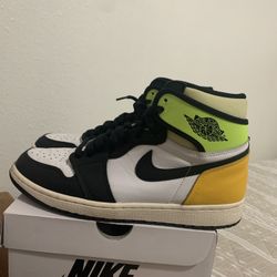Jordan 1 High OG University Gold Volt Size 10.5