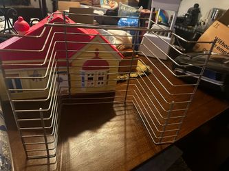 Kids puzzle shelf