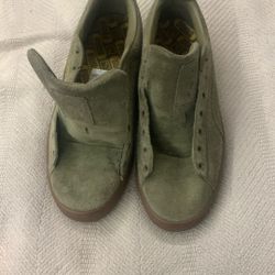 Green Pumas Size8 Men
