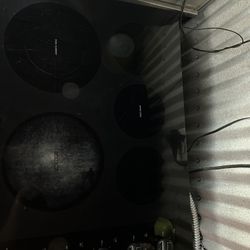 Whirlpool 30" Electric Cooktop - 5 Burner, Dual Elements