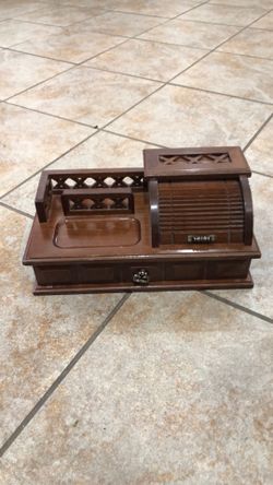VINTAGE men’s Vallet Jewelry Box ( wood 12.5”L. 6.5”D. 5.5” H)