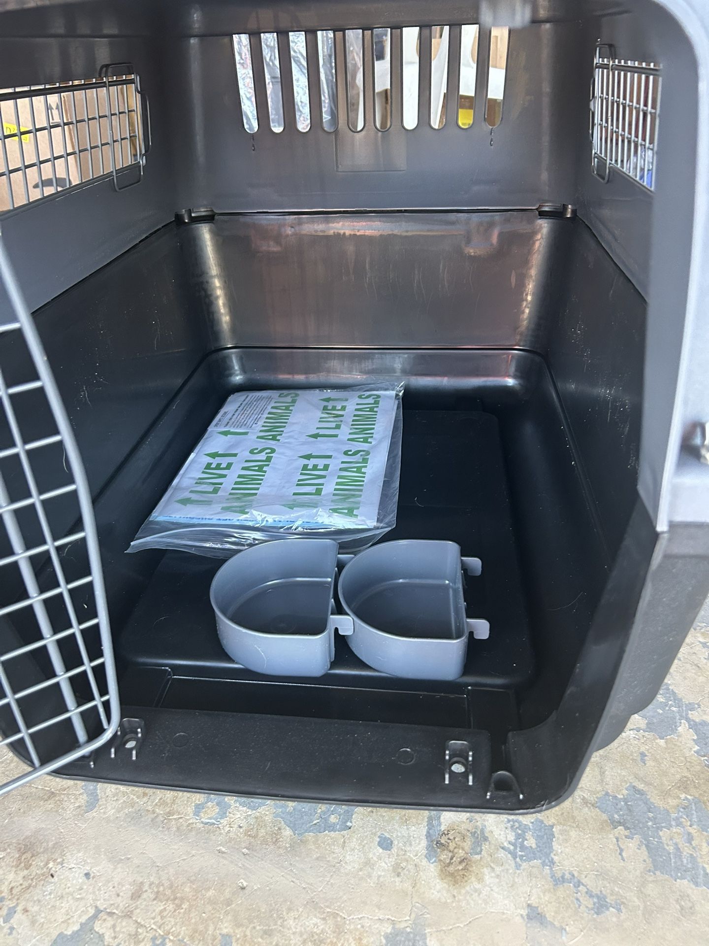 Medium Airline Kennel On Wheels