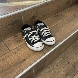 Girls Converse Size 2