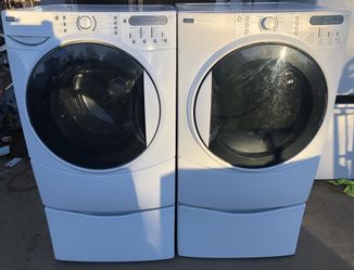 Kenmore Elite washer and gas dryer with pedestals