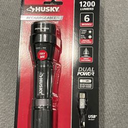Husky 1200LM dual power flashlight