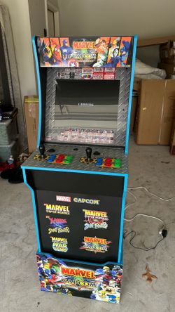 Arcade1Up - 2 player Marvel vs Capcom with Riser