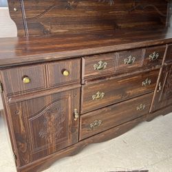 Dresser 62”x30”x16” Solid Wood 🪵 