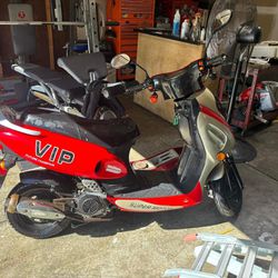 VIP Moped