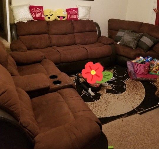 3 Piece Sectional Couch ...IF ITS LISTED ITS AVAILABLE