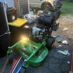 John Deere Commercial Lawn Mower 