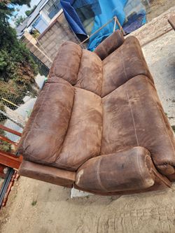 FREE!! LEATHER SOFA RECLINER FURNITURE IN VAN NUYS!! FREE!!