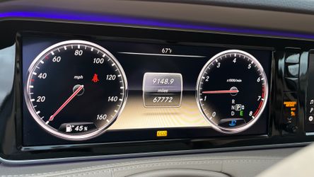 Gorgeous S550 Mercedes - Practically New