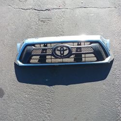 2012-2015 Toyota Tacoma Front Grille W/Emblem OEM 