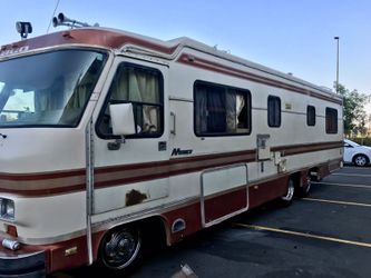 JUST PASSED SMOG 36FT Chevy Motor home runs great