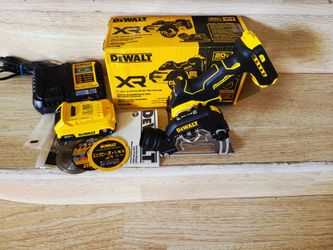 Dewalt brand new. 20V XR Cordless 3 in. Cut-Off Tool and 20V MAX  whit (1) 2.0 ah battery/charger