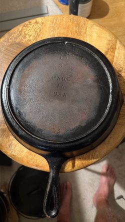 Cast iron skillet