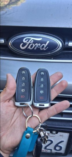 Car Keys / Fobs / Llaves De Carro