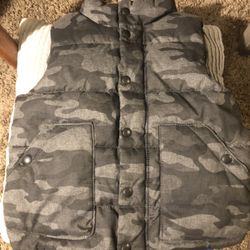 Kids Camo Gap Puffer Vest Size 4
