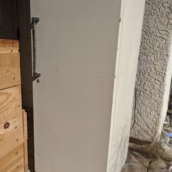 Upright Deep Freezer 