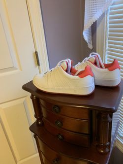 Woman’s K-Swiss Sneakers Size 8