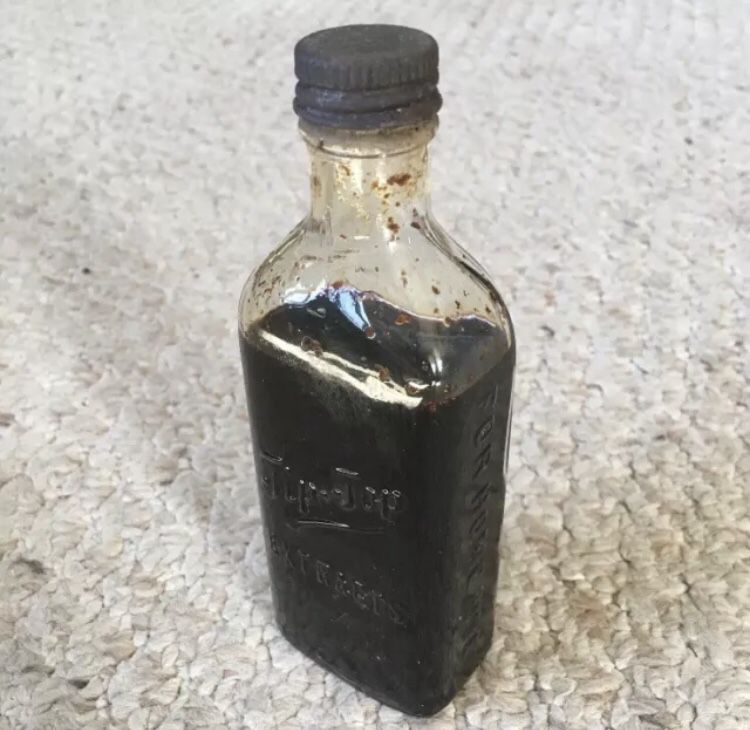 Vintage TIP-TOP EXTRACTS Clear Embossed Bottle w/ Contents - Reading, PA - RARE!!