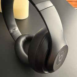 Beats Studio Pro - Wireless Noise Cancelling Over-the-Ear Headphones - Black 