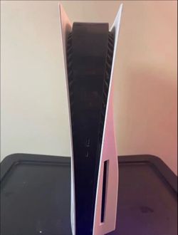 PS5 Console 600GB (2023 Model) – 83 Games Included – Great Condition