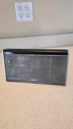 Bose Soundlink Bluetooth Mobile Speaker II (works great, it's just ugly)