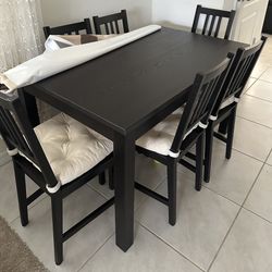 Table With 6 Chairs 
