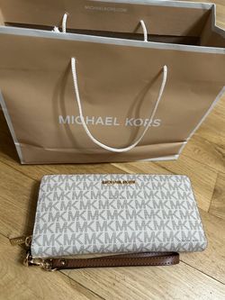 Michael Kors Signature Logo Continental Wristlet Wallet