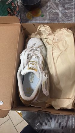 Superstar vegan gold