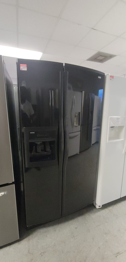 Kenmore Side-by-Side Fridge – Black, Ice & Water Dispenser